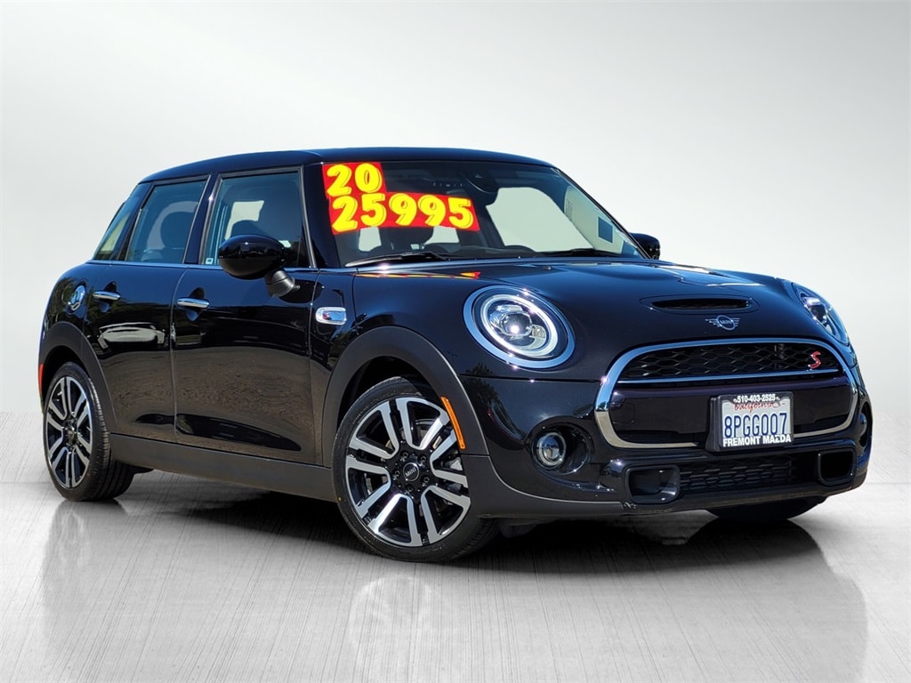 Used 2020 MINI Hardtop 4 Door in Newark