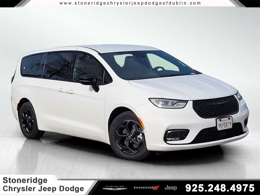 Used 2024 Chrysler Pacifica Hybrid for sale in Pleasanton