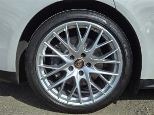 813a43ffc76c6422fe285b9711864090x