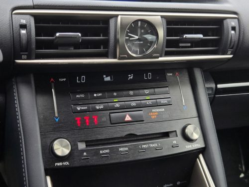 8dc8ef3f20d10b64e7e06299216b8407x