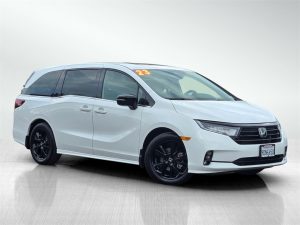 Used 2023 Honda Odyssey for sale in Newark