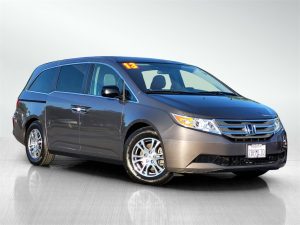 Used 2013 Honda Odyssey for sale in Newark