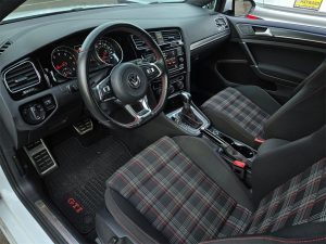 c34222b566b811734f351f494b245e57x