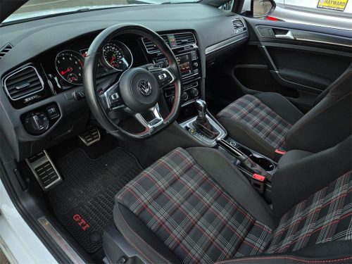 c34222b566b811734f351f494b245e57x